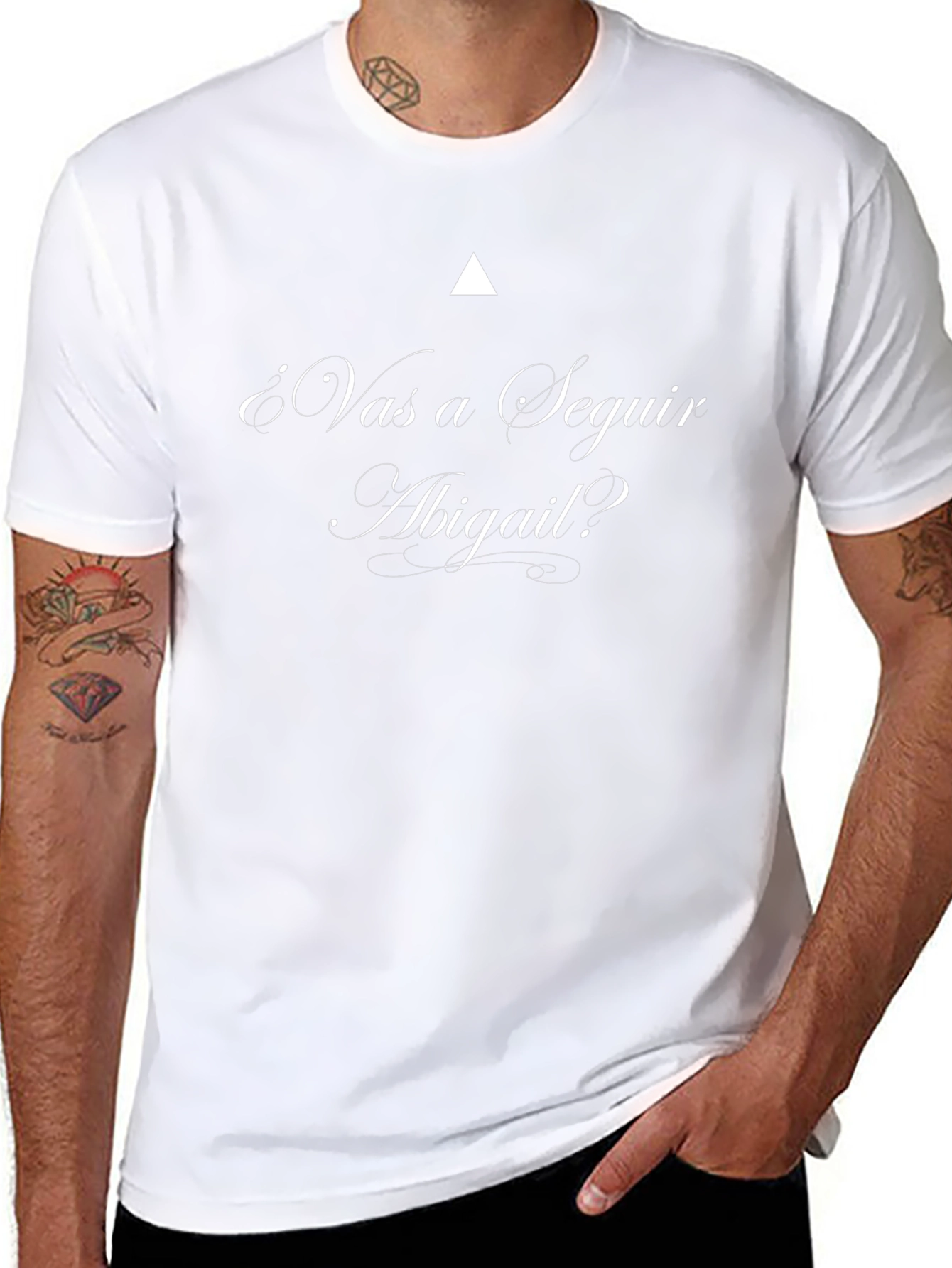 Vas a Seguir Abigail T-Shirt - Stylish Black Tee
