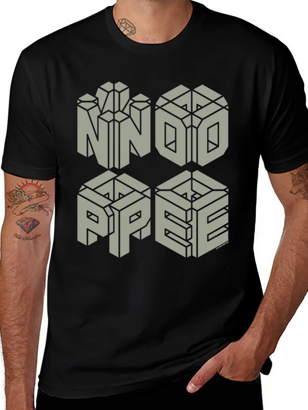 NNOO PPEE Geometric Black Tee