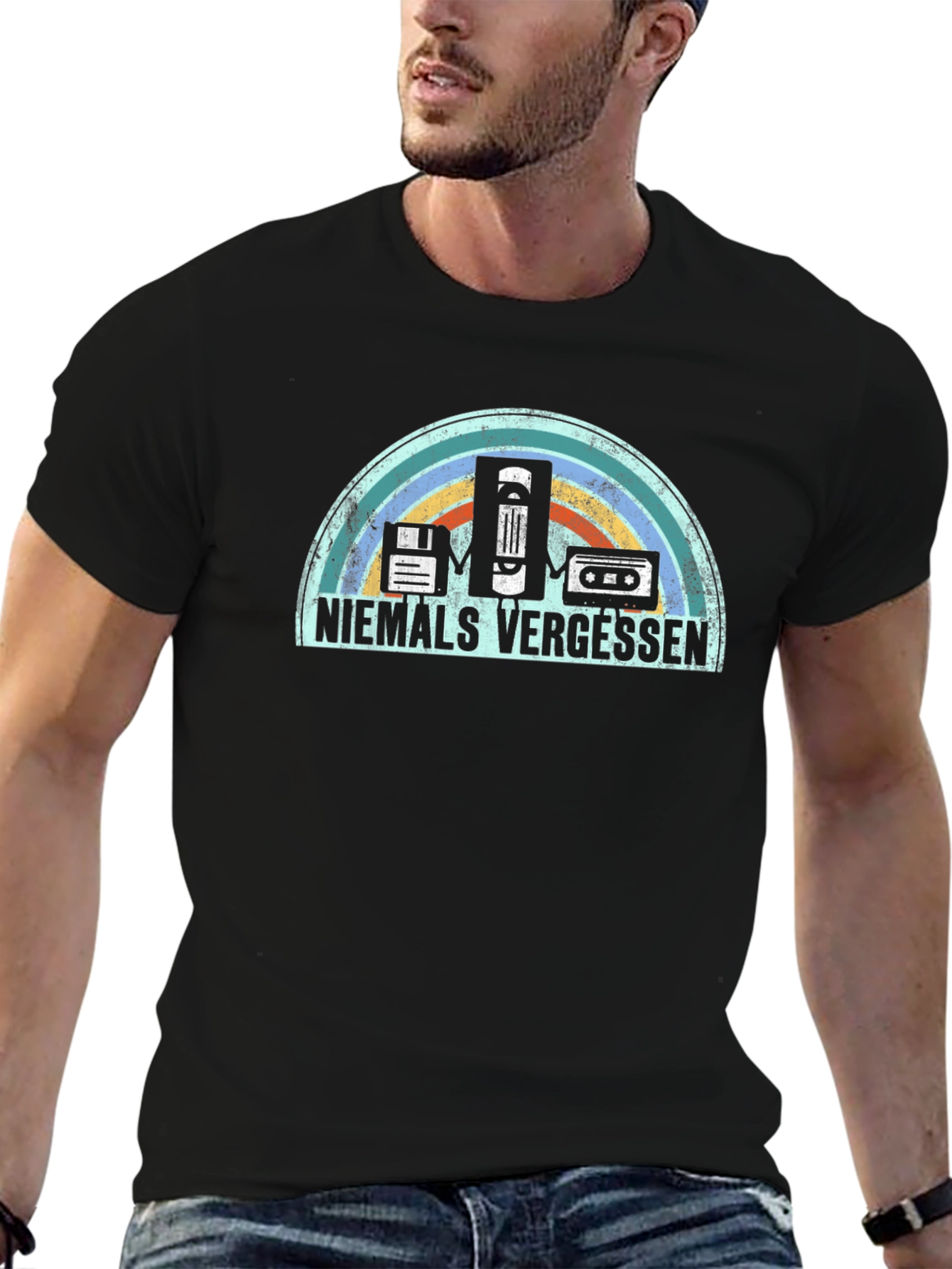 Niemals Vergessen Retro Tech T-Shirt