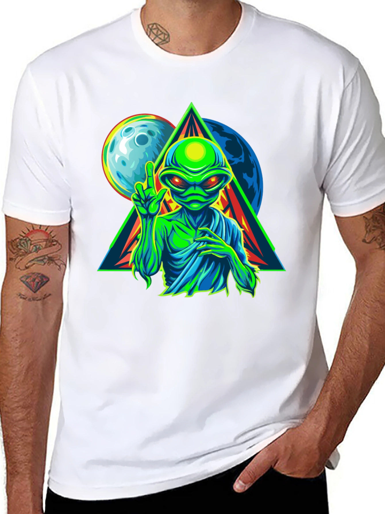 Alien Graphic T-Shirt - Peace Among Worlds!