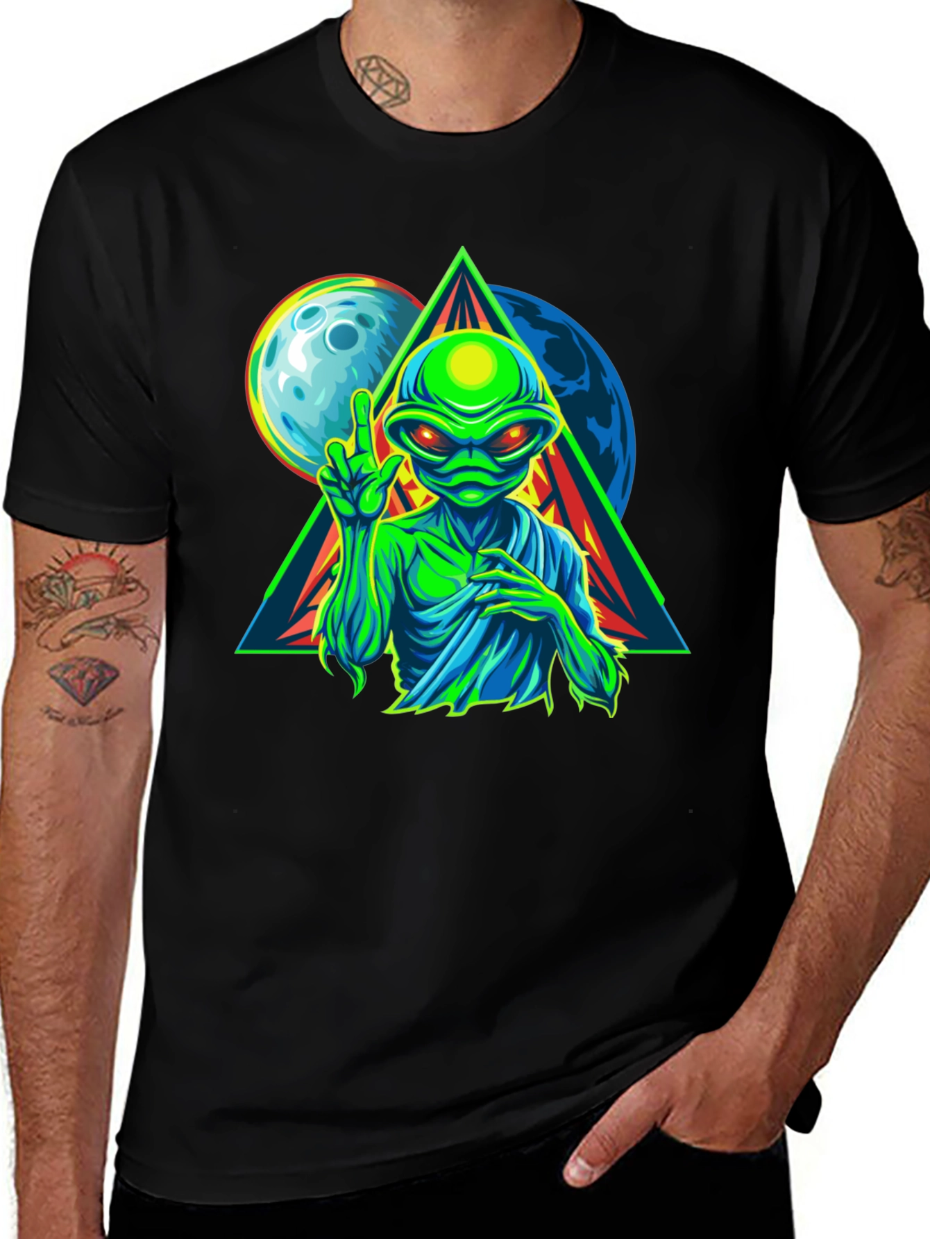 Alien Graphic T-Shirt - Peace Among Worlds!